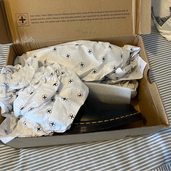 NWT Jorge II Black Dr. Martens size9 BRAND NEW - Picture 2 of 6